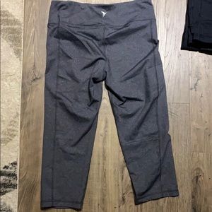 Old Navy active yoga pants. Size M grey